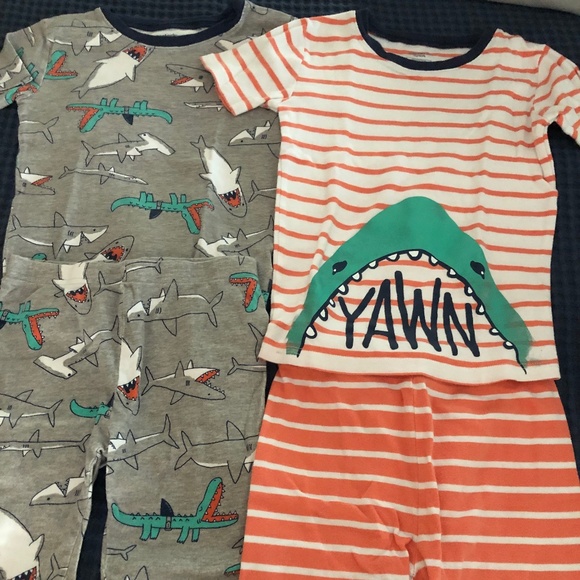 Boys size 8 - Carter’s snug fit short PJ’s - bundle of 2 - Picture 1 of 5